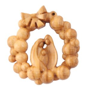 Ghirlanda Natalizia in Legno d’Olivo con Fiocco e Natività Stilizzata