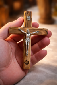 Croce Latina in Legno d'Ulivo con sasso raccolto chiesa delSanto Sepolcro | Crocifisso da Mano Artigianale